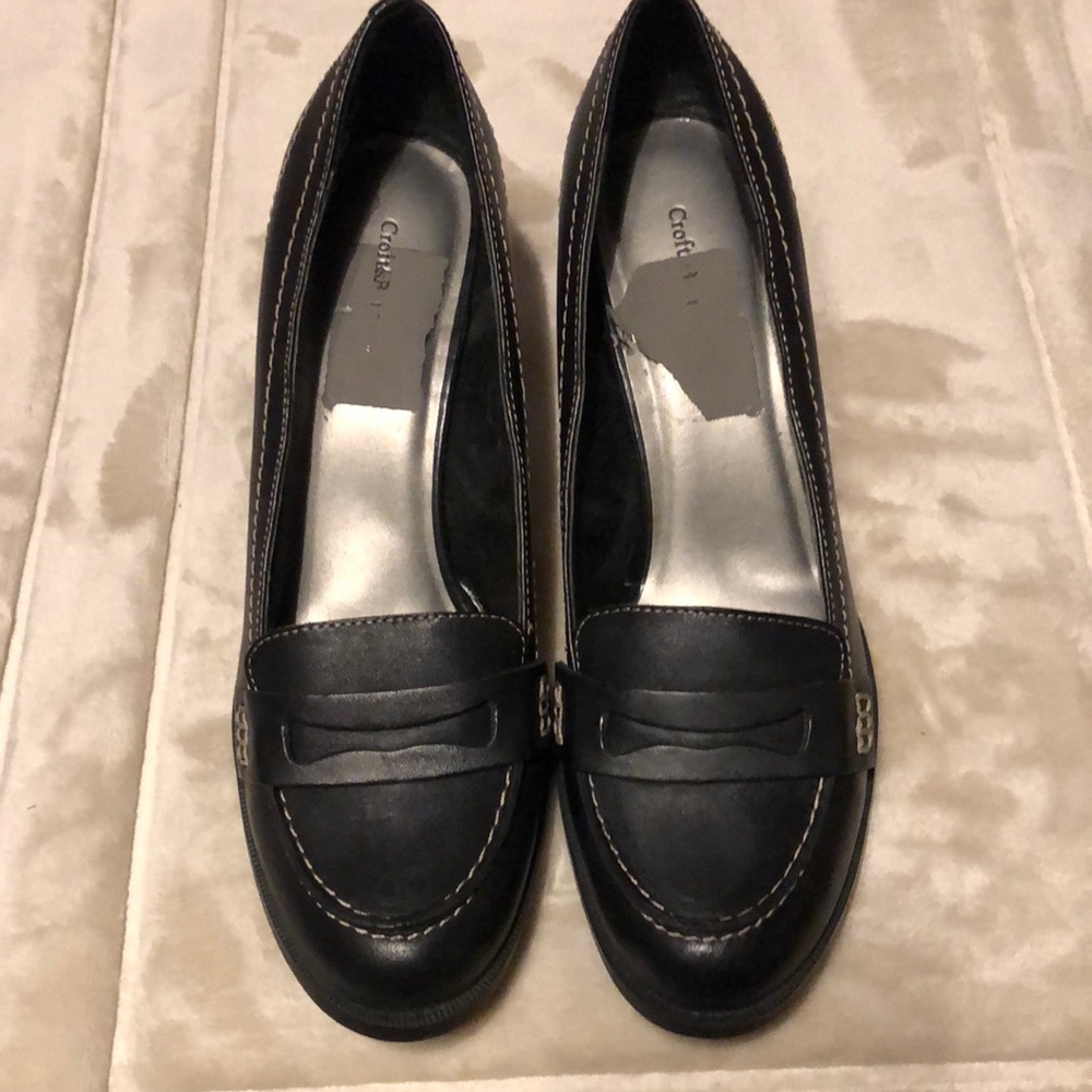 Size 8.5 Croft & Barrow Black Loafers with low heel